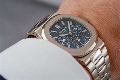 Review: Patek Philippe Nautilus 5740/1G .